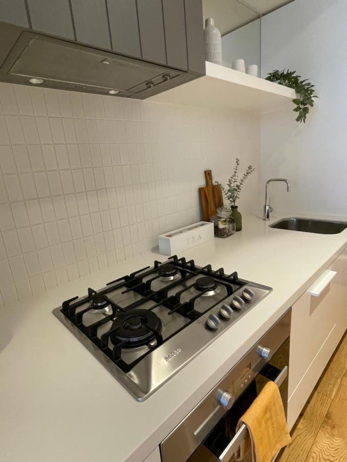 Cozy 1 Bed Apt & Spa,Free Parking ,Phenomena Views Melbourne Exterior photo